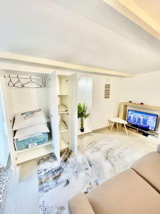 Studio Proche De Paris, Versailles Et La Defense 샤빌 외부 사진